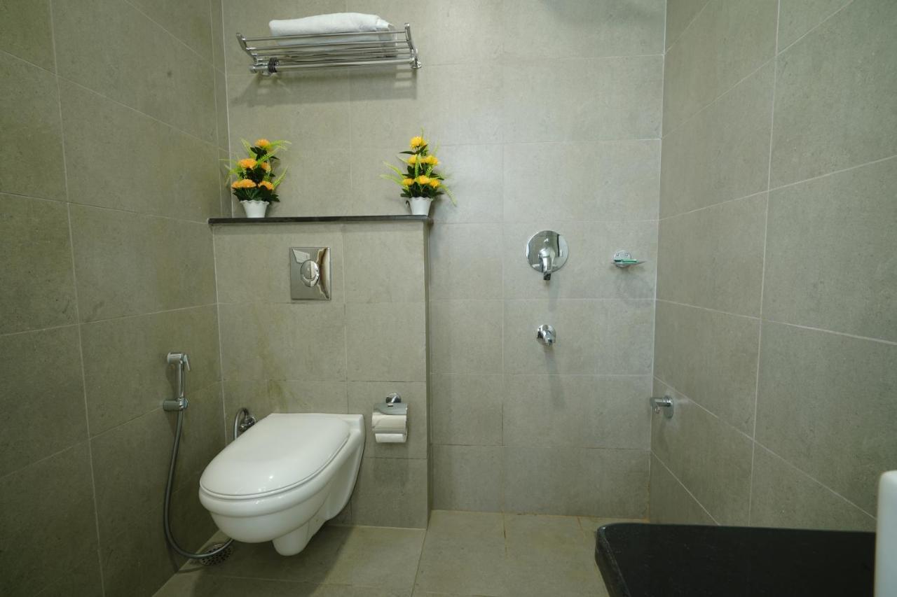Hotel Octave Orchid Vista Gurgaon Exterior foto