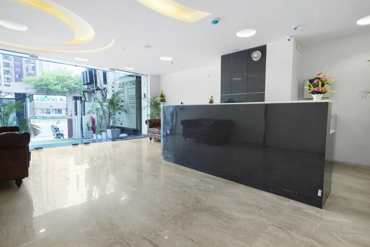 Hotel Octave Orchid Vista Gurgaon Exterior foto
